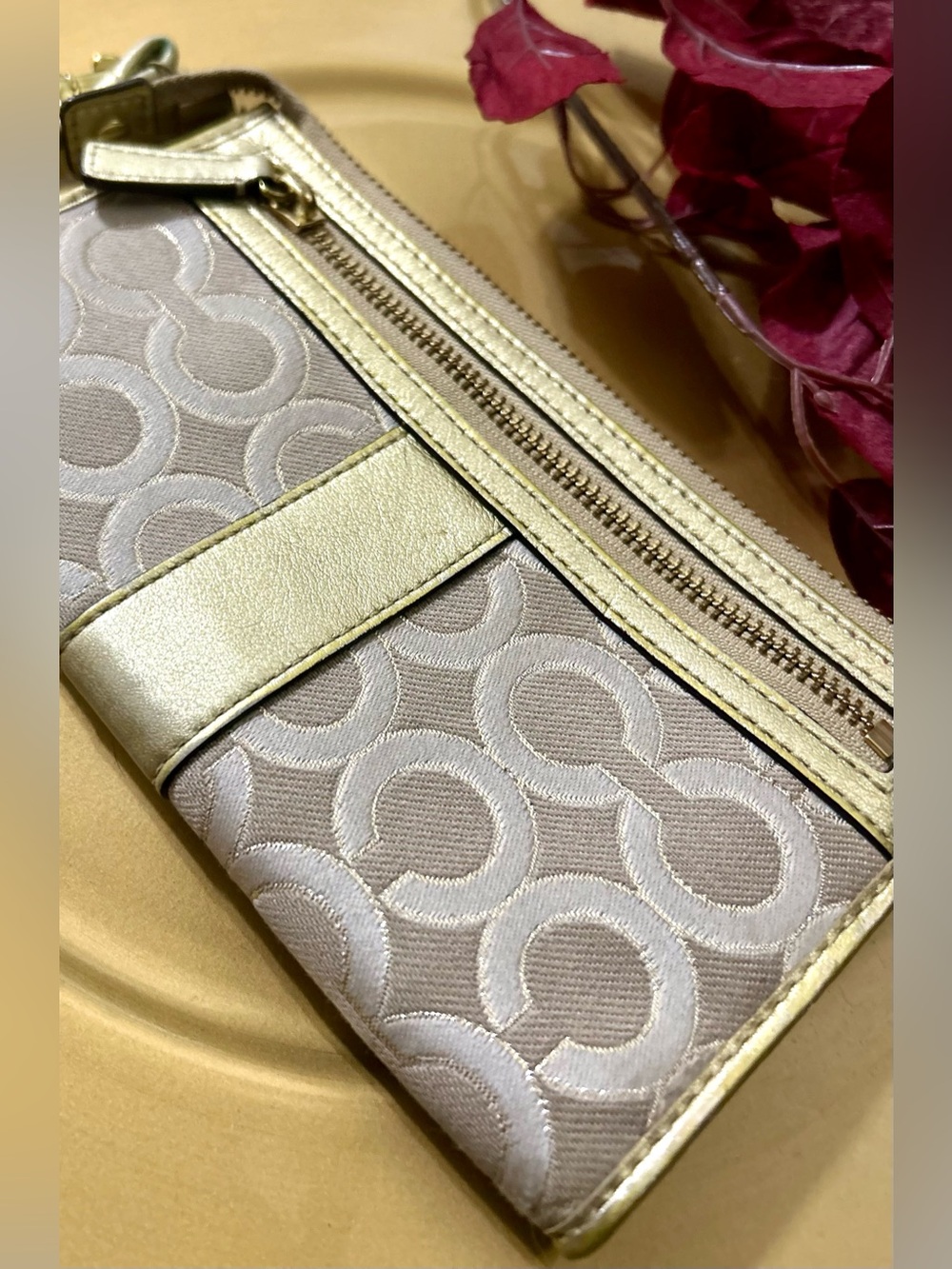 COACH Julia Op Art Signature Zippy Wallet Wristlet.- - Picture 6 of 13